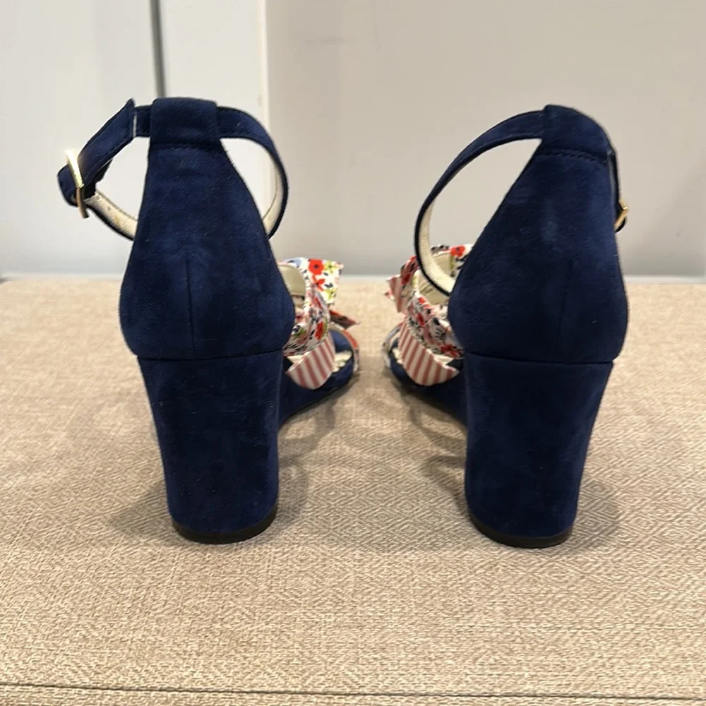 1901 Flowers and Bows Wedge Sandals, EUC